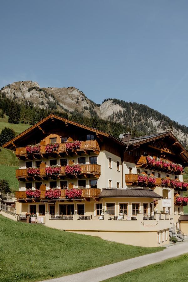 Berghotel Alpenklang Гросарл Екстериор снимка