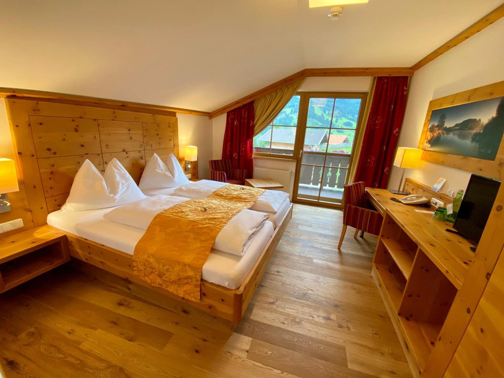 Berghotel Alpenklang Гросарл Екстериор снимка