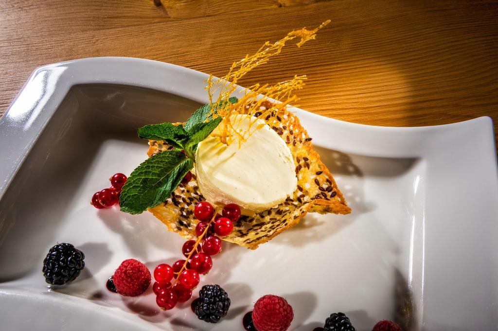 Berghotel Alpenklang Гросарл Екстериор снимка
