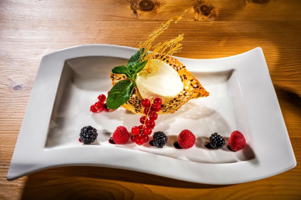 Berghotel Alpenklang Гросарл Екстериор снимка